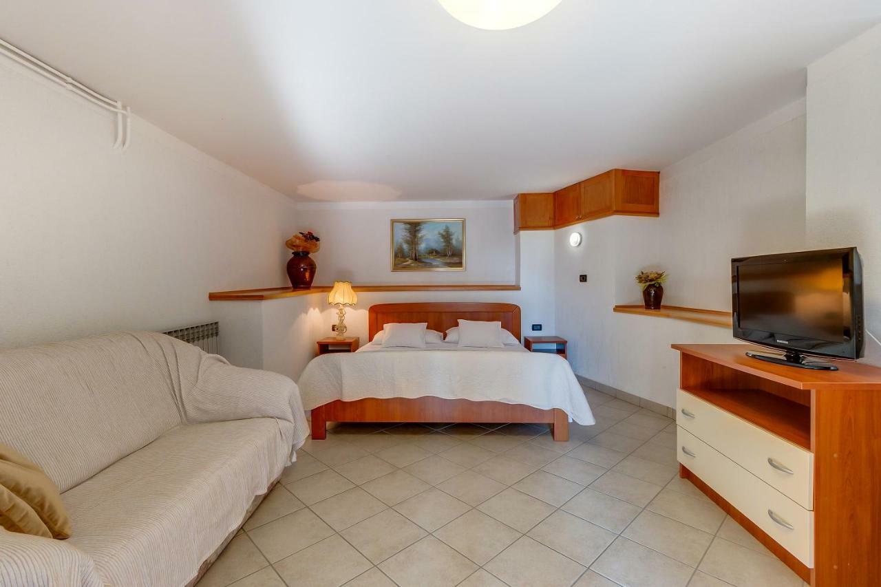 Apartmani Muzic Orlec エクステリア 写真